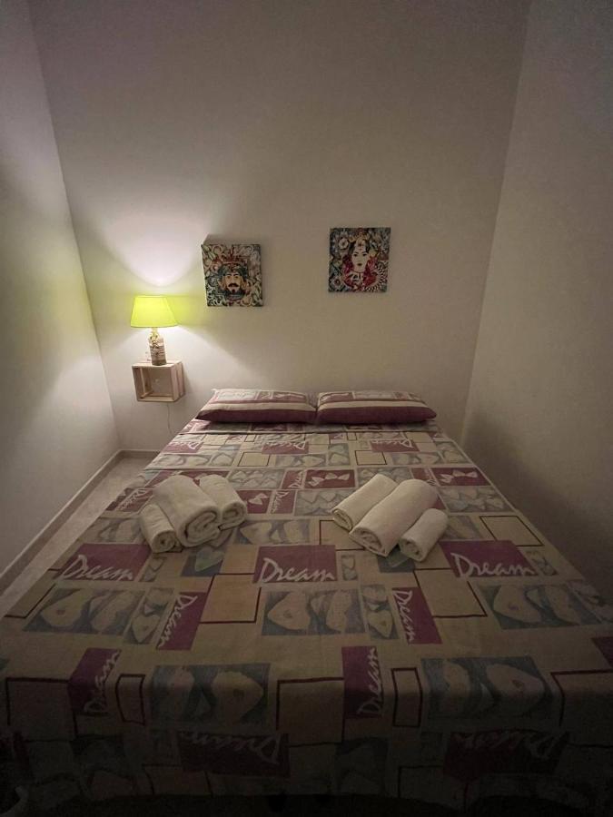 Al Cortile Di Maqueda Lejlighed Palermo Eksteriør billede