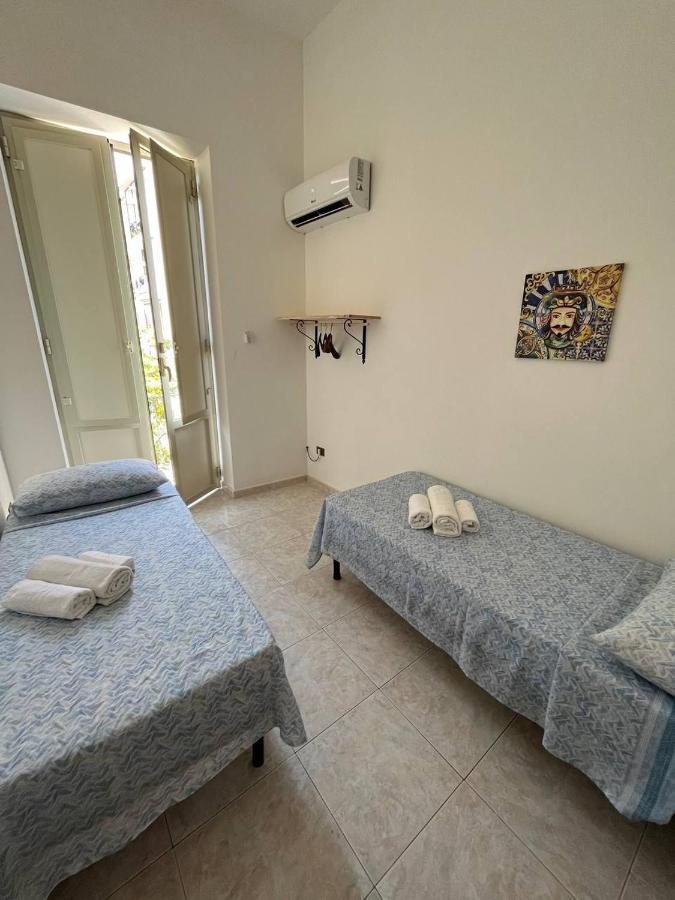 Al Cortile Di Maqueda Lejlighed Palermo Eksteriør billede